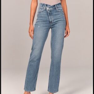 Abercrombie 90s Relaxed Ultra High Rise Denim